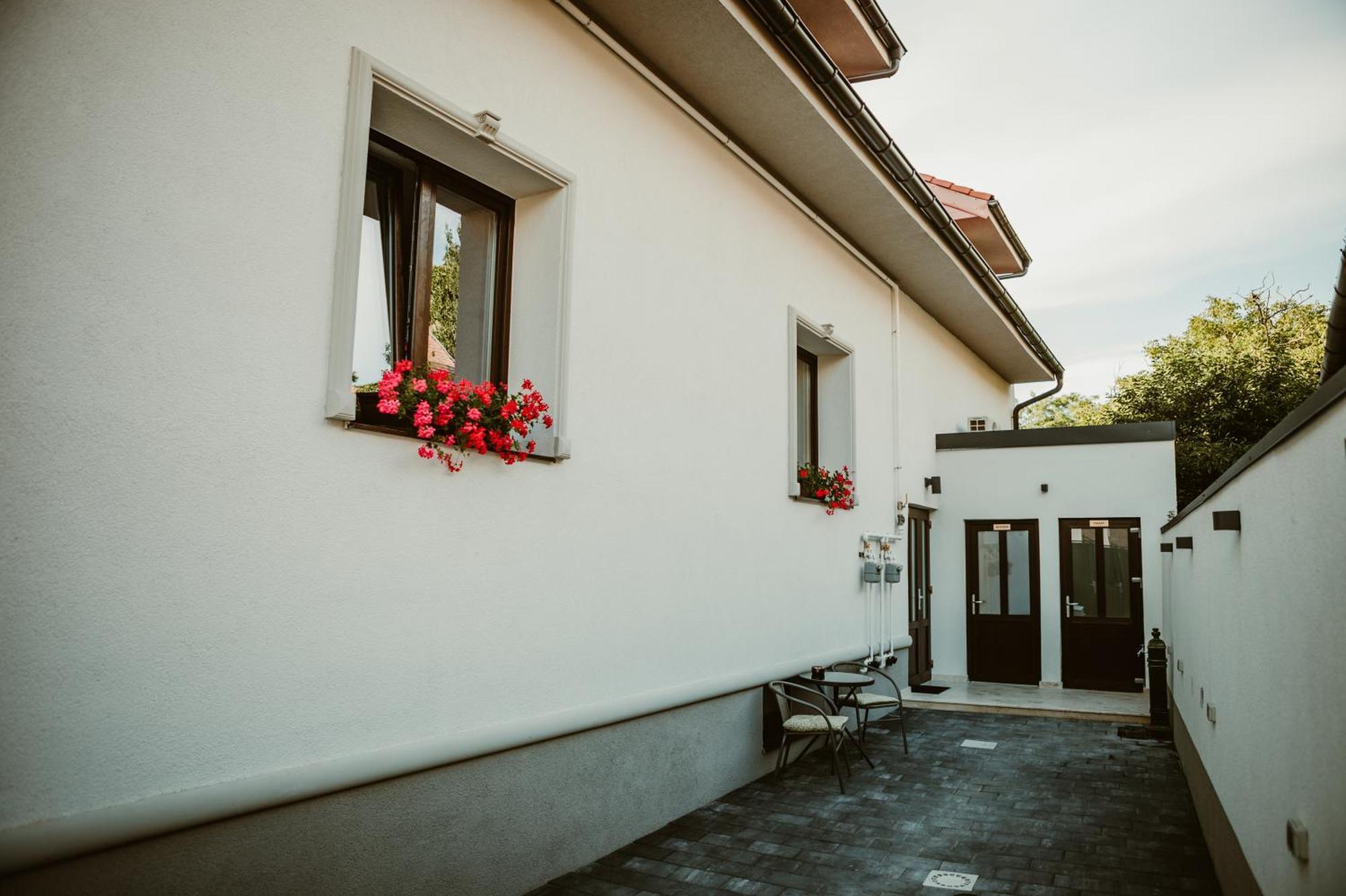 Arini White House Apartment Sibiu Exterior foto